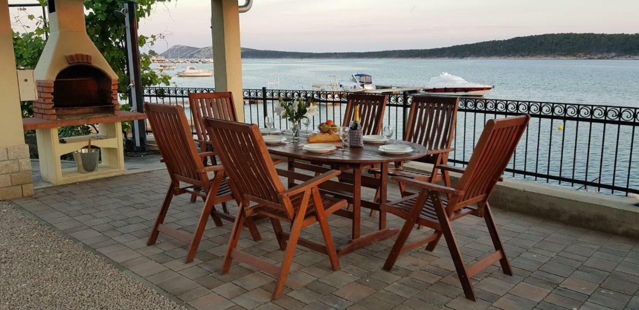 Villa Riva Barbat na Rabu Buitenkant foto